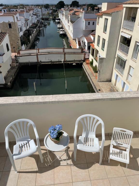 Casa Cartago, Empuriabrava – Updated 2023 Prices