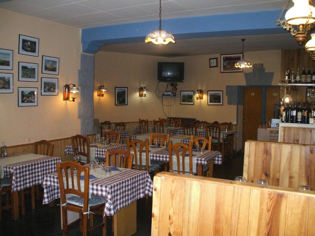 Lounge nebo bar v ubytování Hostal Porta De Núria