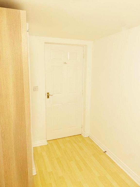 Private room in home, Swindon (updated prices 2024)