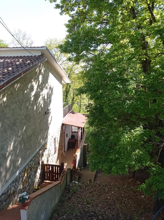 Budova, kde se apartmán nachází