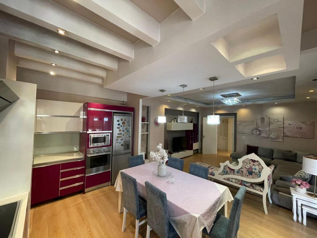 3 Bedroom Apartment - Imazhi 8