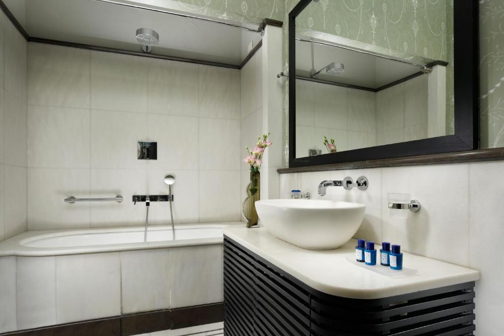 San Firenze Suites & Spa - 14