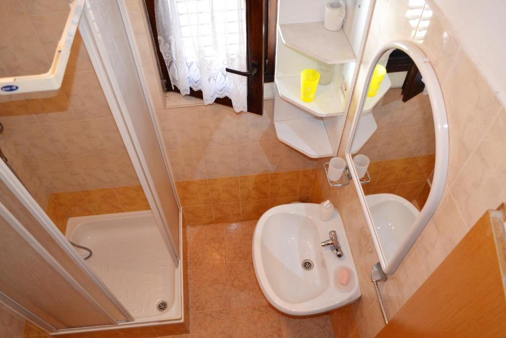 Apartment and Rooms Toka - 