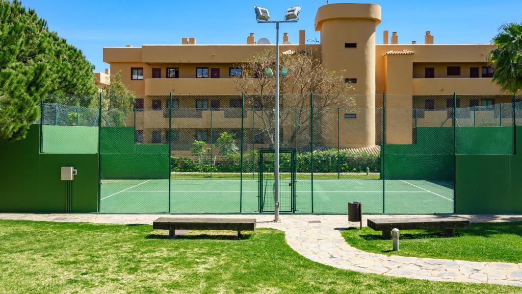 Tenis a/nebo squash v ubytování Sea Sun apartment in La Cala de Mijas by Costarentals - Ref 204 nebo okolí