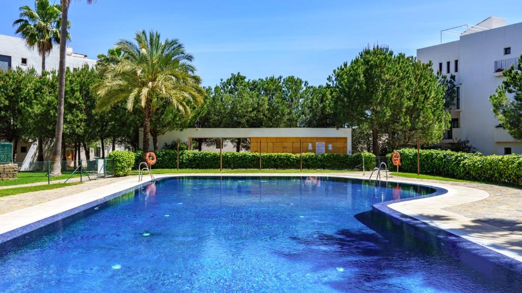 Bazén v ubytování Sea Sun apartment in La Cala de Mijas by Costarentals - Ref 204 nebo v jeho okolí