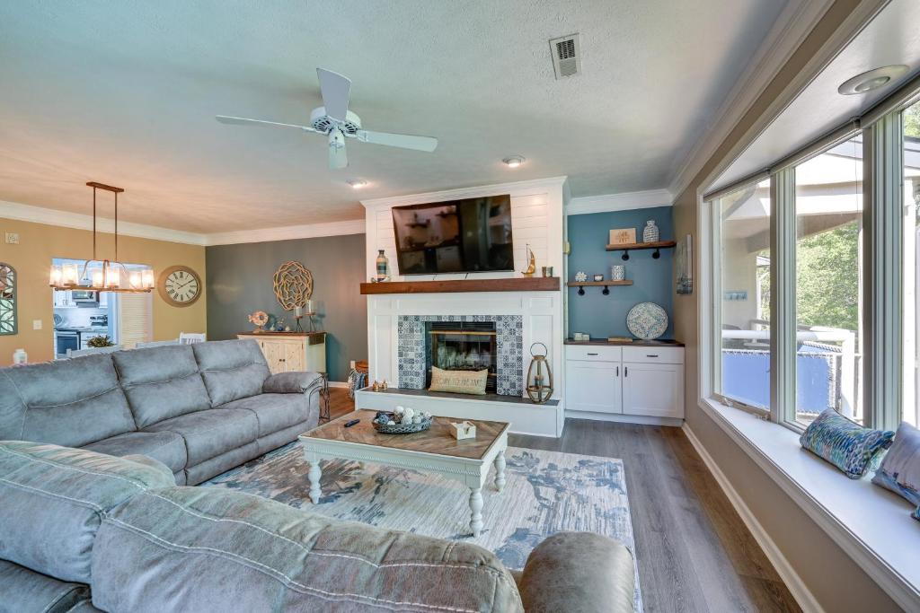 Lake Keowee Condo Resort Pools and Lake Access!, Salem (updated prices