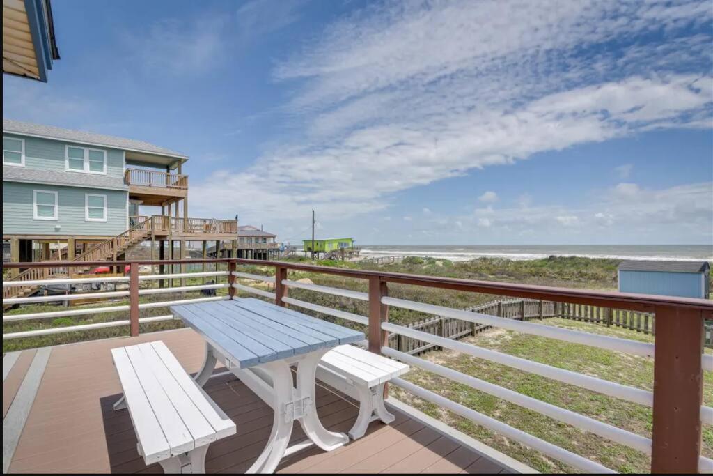 Pelican on Sand Dune Ocean view!, Surfside Beach (updated prices 2024)