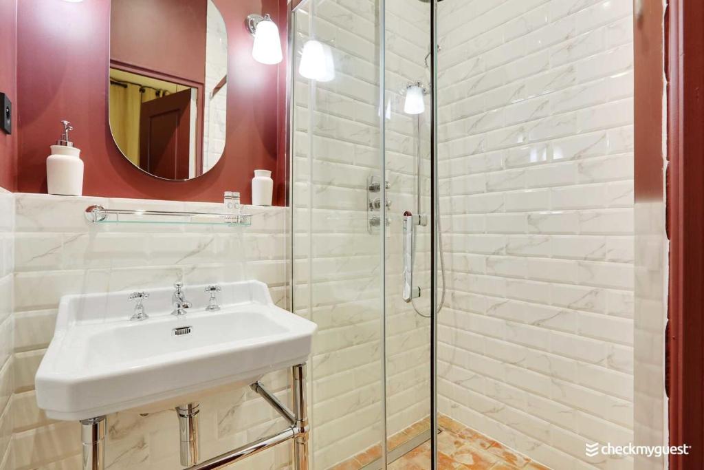 Fotografia z galérie ubytovania One-of-a-Kind Spacious Home in Le Marais v Paríži