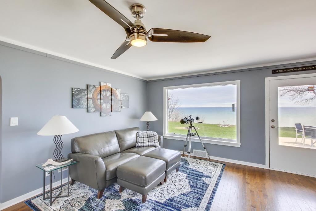 Waterfront Algoma Vacation Rental on Lake Michigan, Algoma (updated