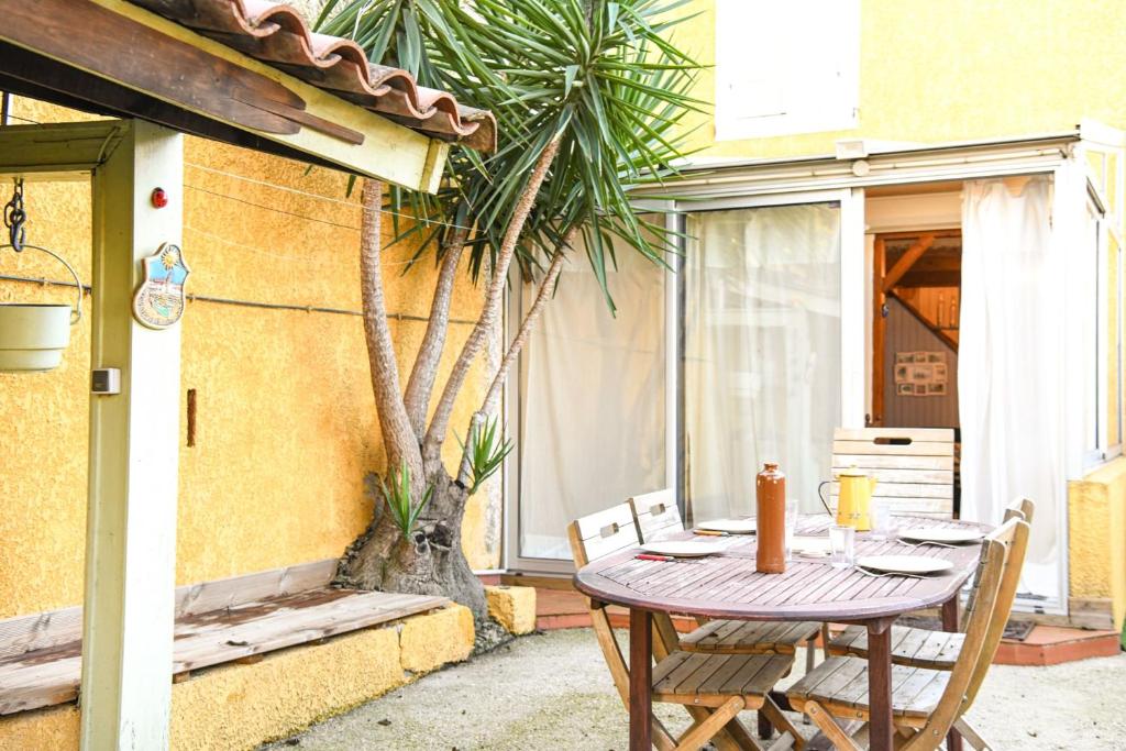 Fotografia z galérie ubytovania Le Cabanon - Maison 2 ch avec jardin et parking v destinácii Marseille