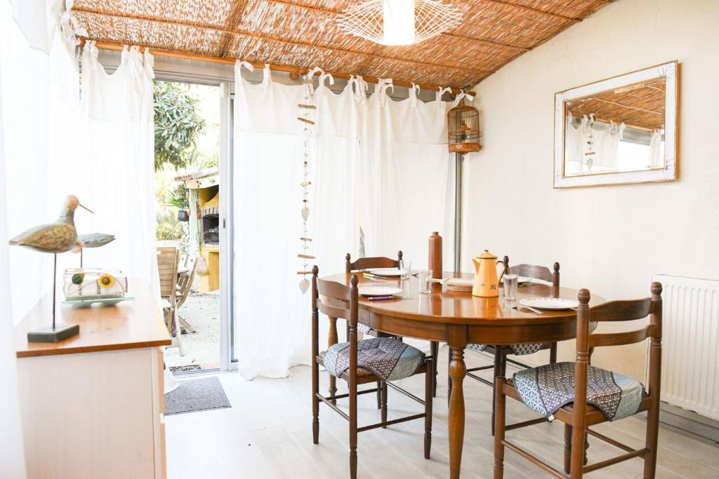 Fotografia z galérie ubytovania Le Cabanon - Maison 2 ch avec jardin et parking v destinácii Marseille