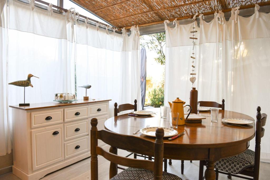 Fotografia z galérie ubytovania Le Cabanon - Maison 2 ch avec jardin et parking v destinácii Marseille