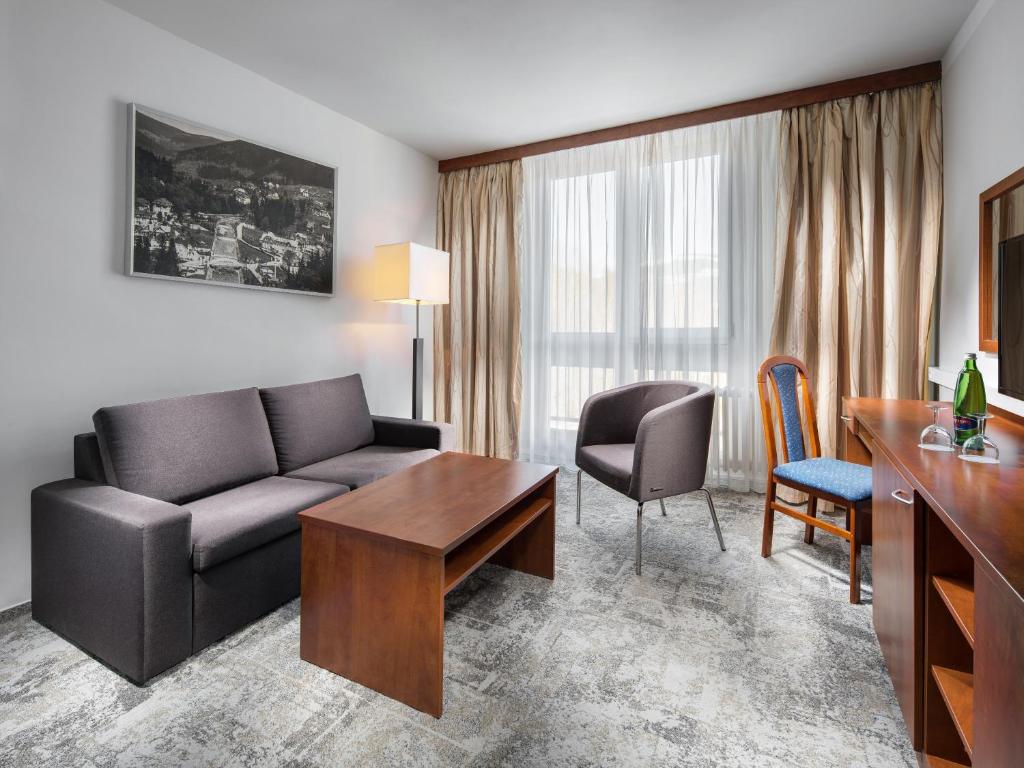 
Suite (2 Adults + 2 Children)
