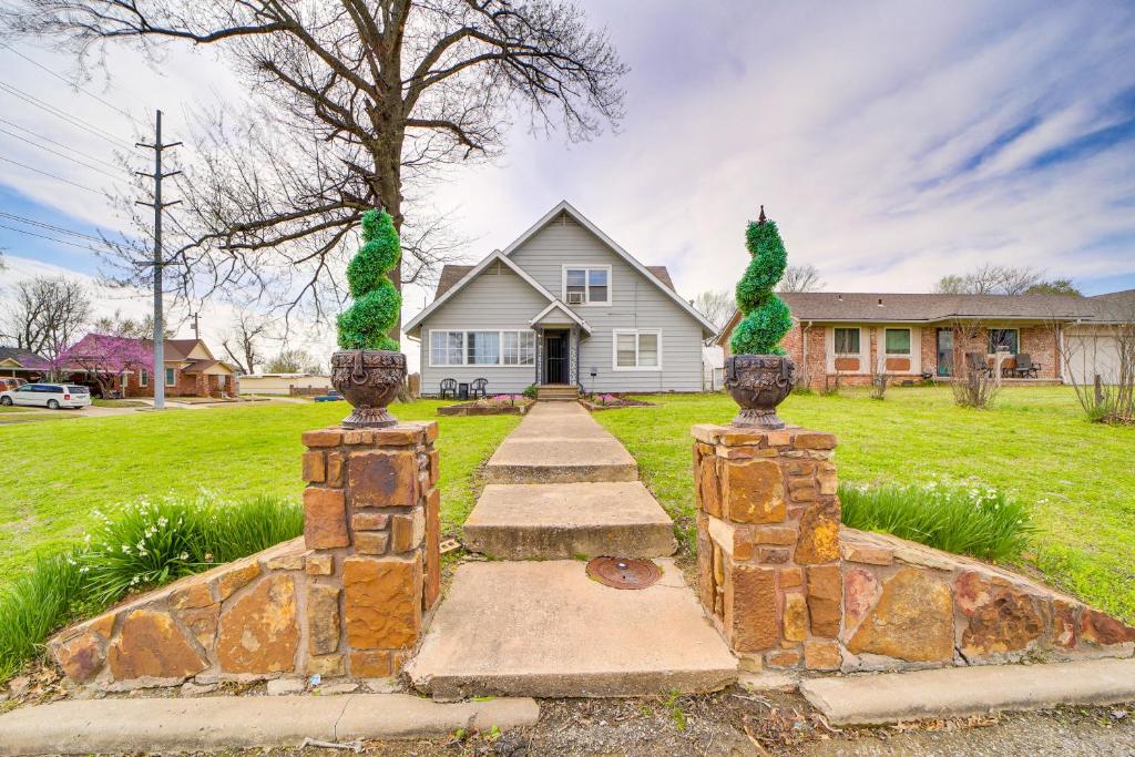 Vintage Sapulpa Home 13 Mi to Downtown Tulsa!, Glenpool Updated