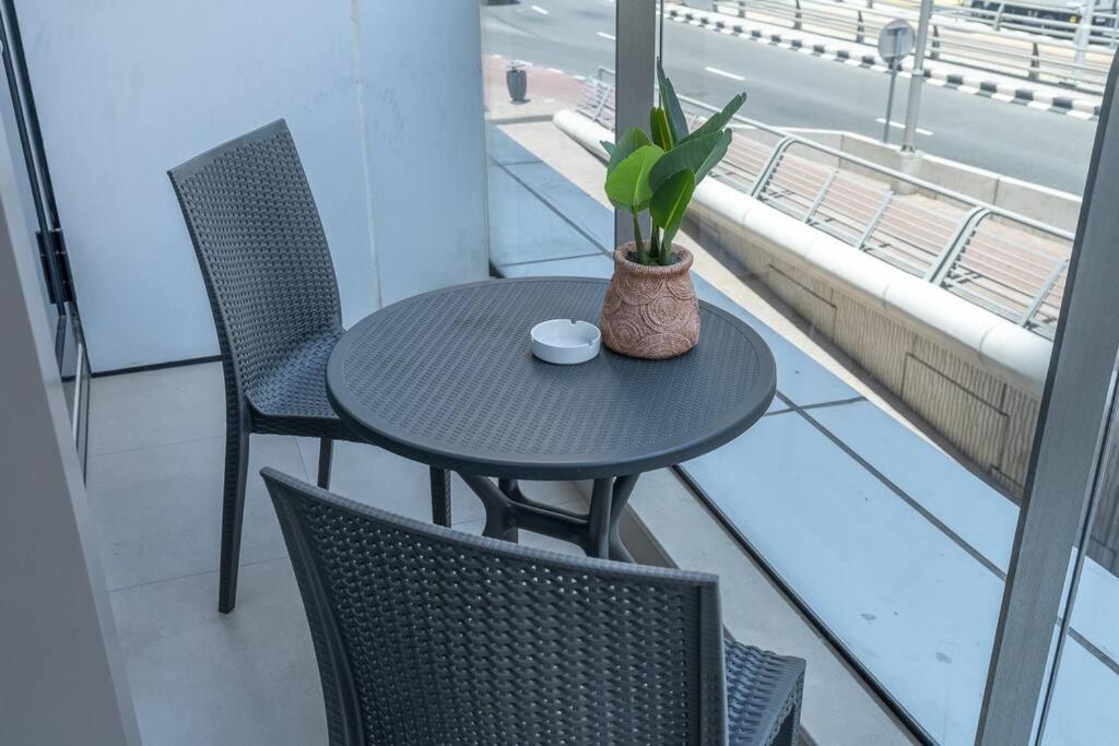 Balkón nebo terasa v ubytování Lush Tropical Getaway in Dubai Marina