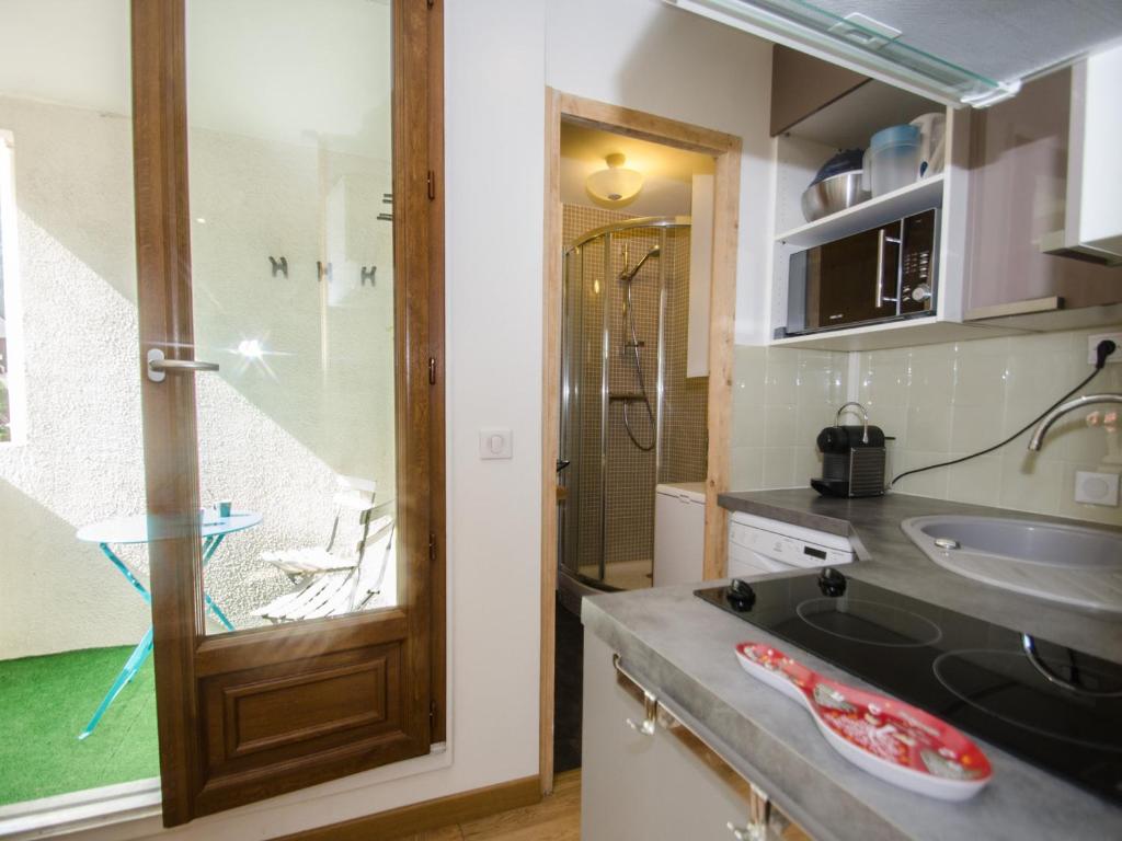 Zdjęcie z galerii obiektu Appartement 4 pers. avec balcon face à l'Aiguille du Midi, Chamonix, parking & services inclus - FR-1-343-210 w Chamonix-Mont-Blanc