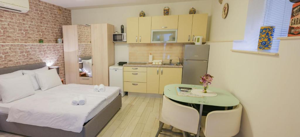 Bliss Apartments with free parking