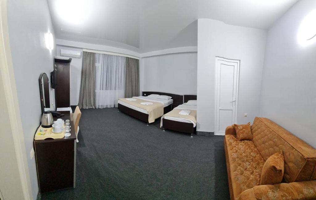 Hotel Genatsvale - Family Room