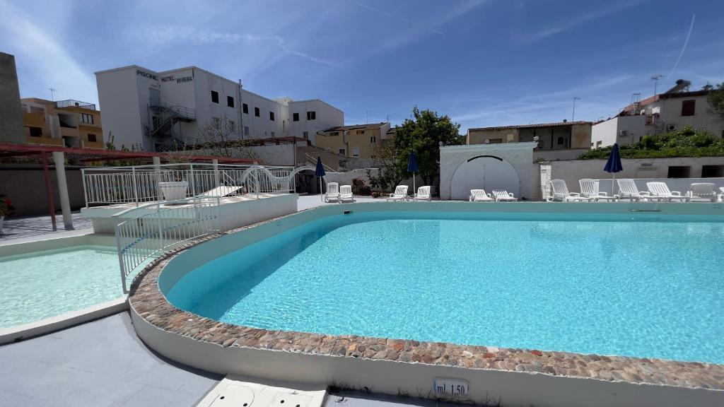 Bazén v ubytování Hotel Riviera nebo v jeho okolí