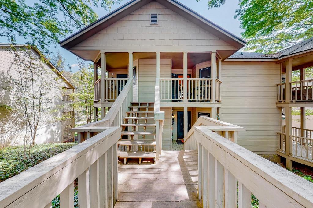 Apple Valley Treetop Villa, Lake Lure (updated prices 2024)