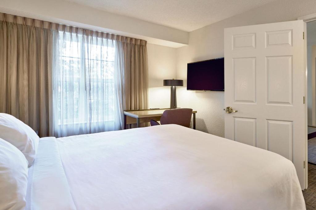Postel nebo postele na pokoji v ubytování Residence Inn Eugene Springfield