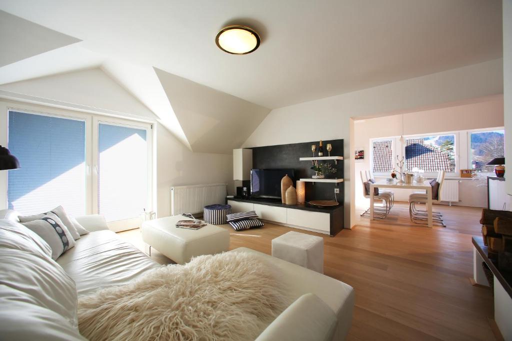 Ruang duduk di GOLOB Apartment Kranjska Gora