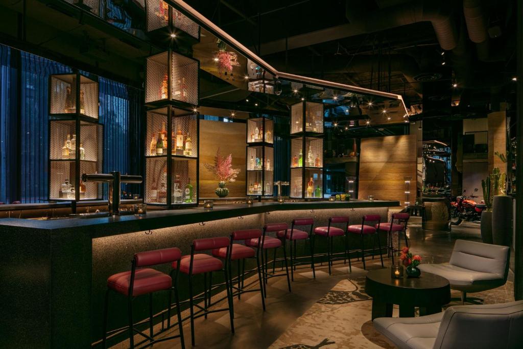 Moxy Downtown Los Angeles photo
