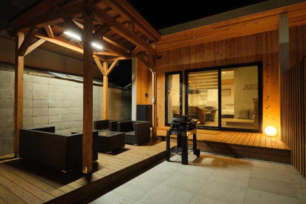 Fotografie z fotogalerie ubytování Rush Awaji - Seaside Holiday Home - Self Check-In Only v destinaci Awaji