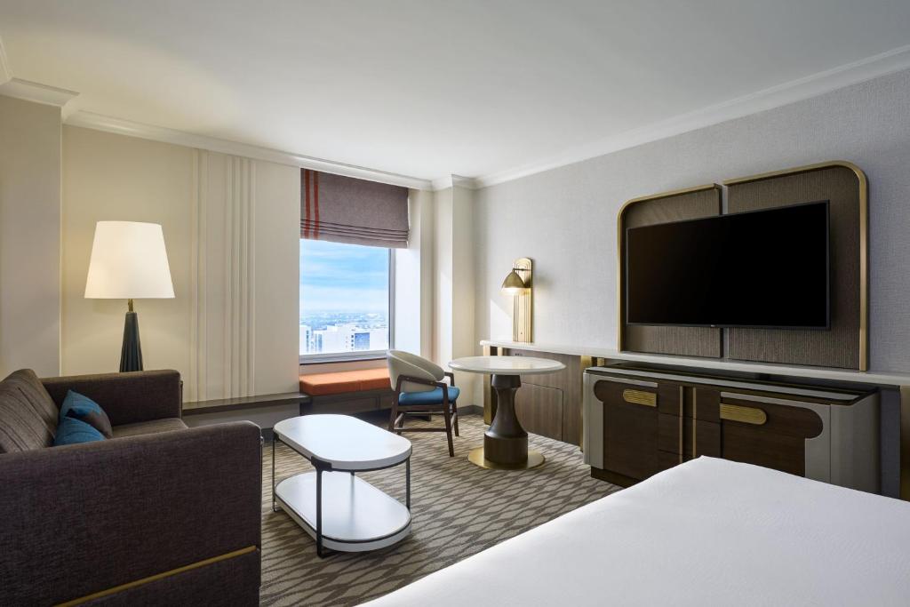 JW Marriott Houston by the Galleria - Guest Room, King Bed, High Floor