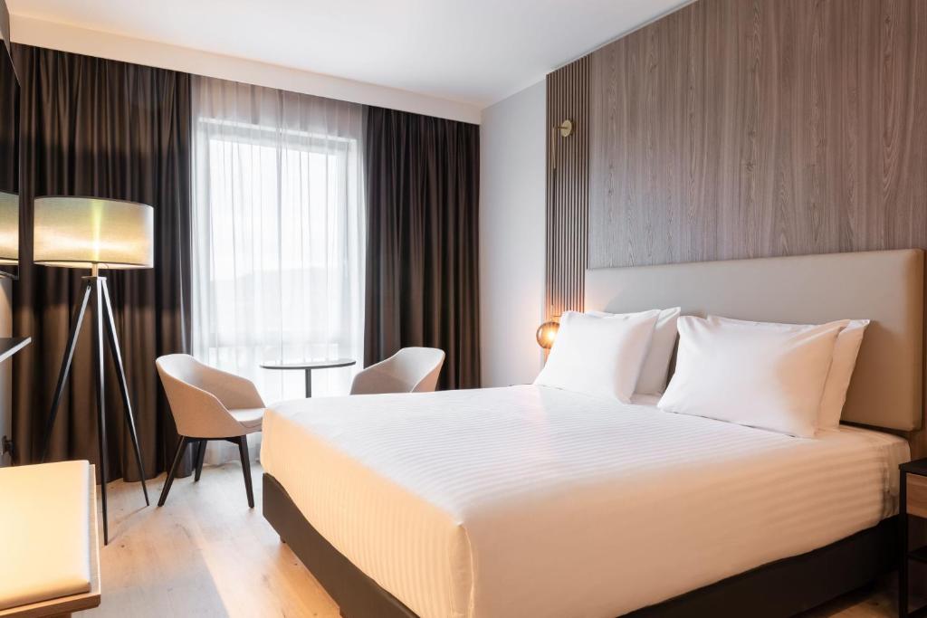 AC Hotel by Marriott Inverness - Resim 12