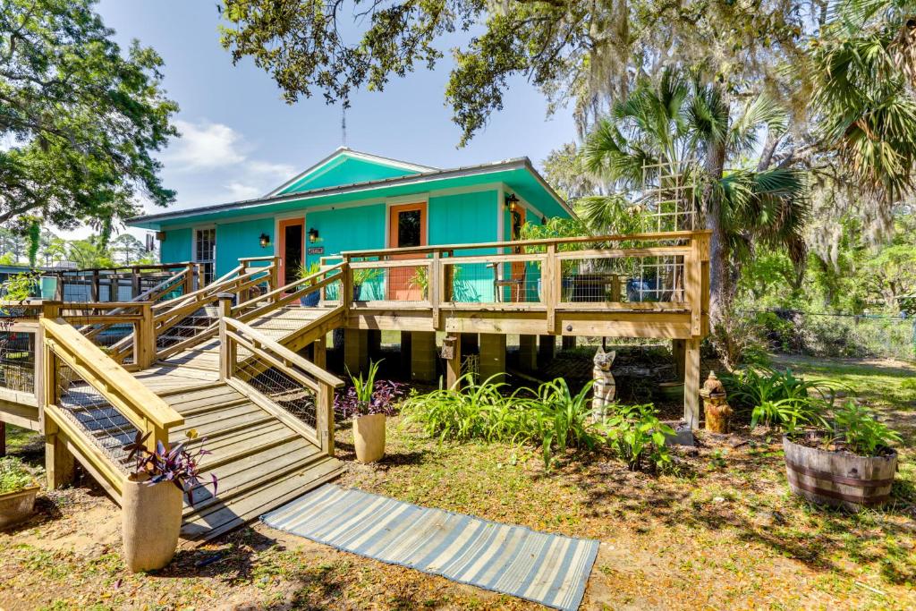 Sunny Apalachicola Vacation Rental with Deck!, Apalachicola (updated