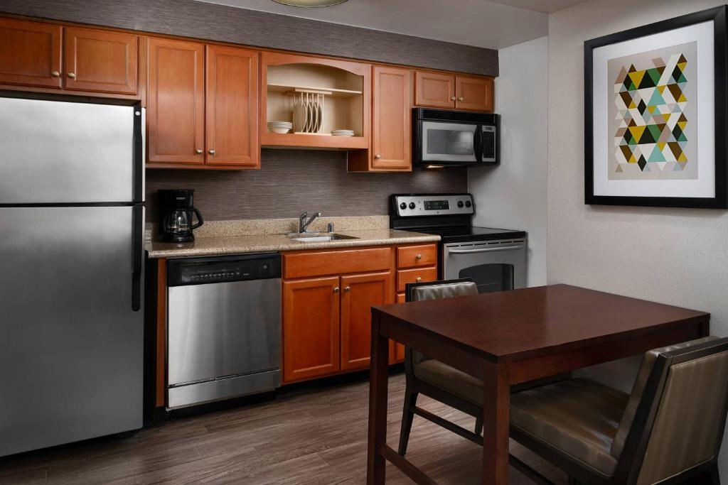 Residence Inn Seattle North/Lynnwood Everett - Estudio Queen Con Sofá Cama