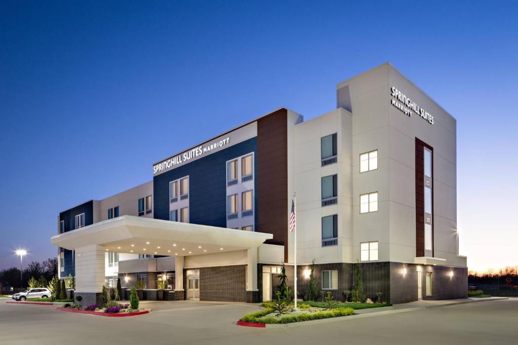 una representación de la parte delantera de un hotel en SpringHill Suites by Marriott Oklahoma City Midwest City Del City en Del City
