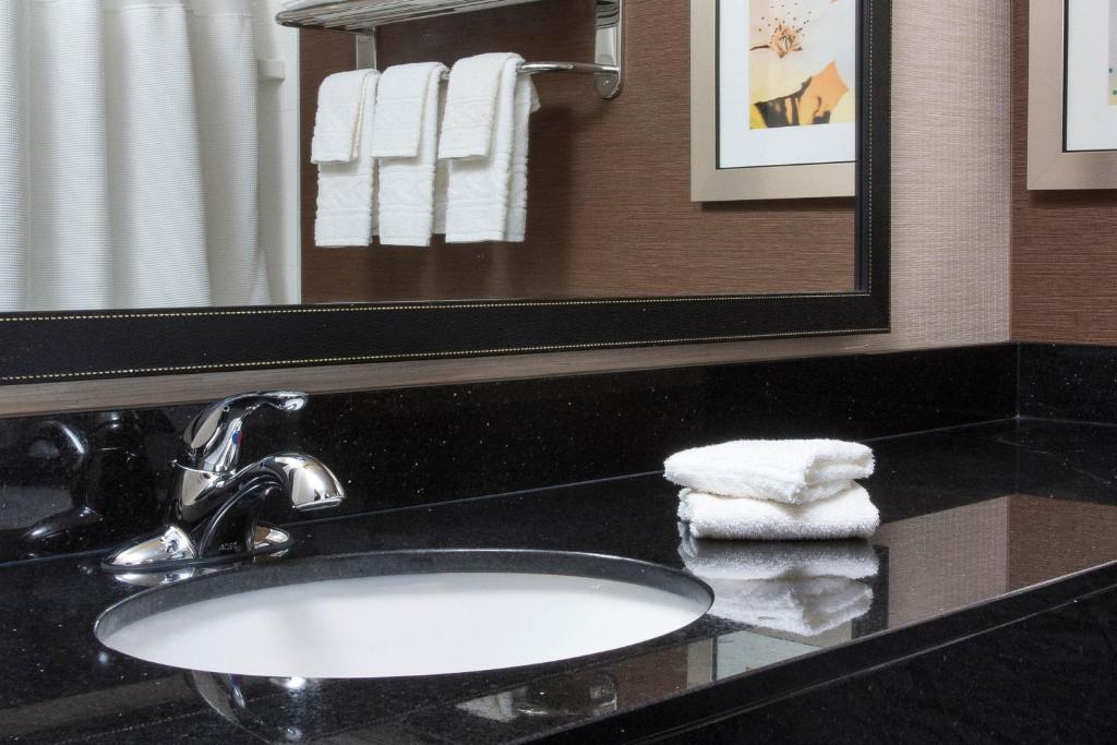 Fairfield Inn & Suites Peru - Deluxe Queen Kamer Met 2 Queensize Bedden