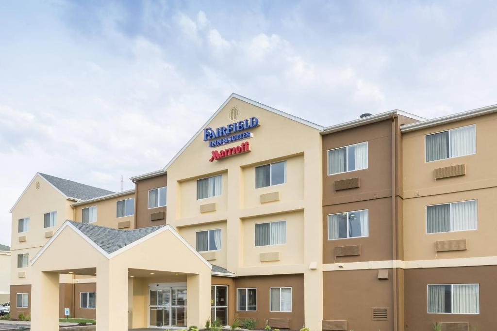 a rendering of the front of a hotel at Fairfield Inn & Suites Lincoln in Lincoln