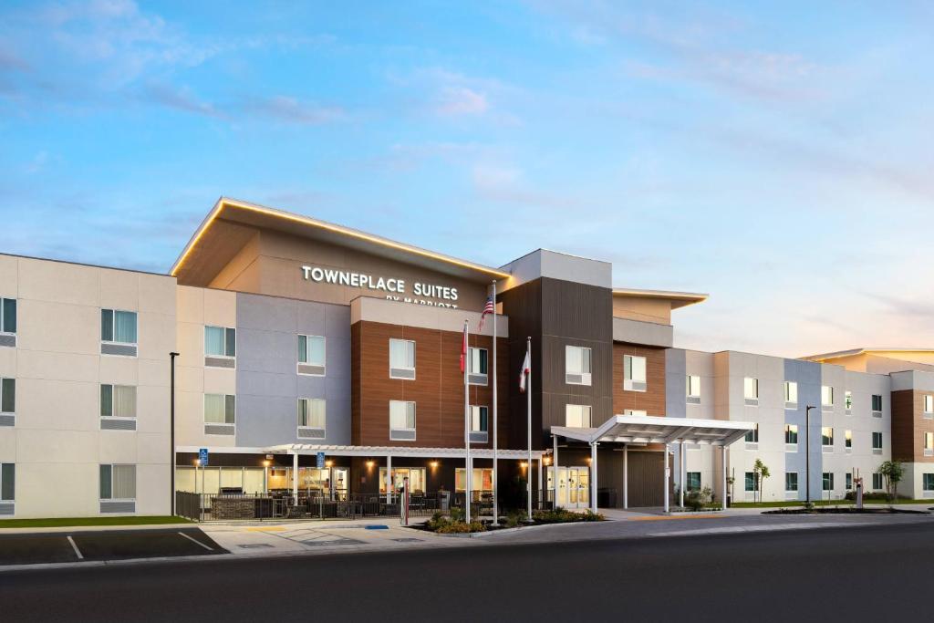 a rendering of the front of a hotel at TownePlace Suites Fresno Clovis in Clovis