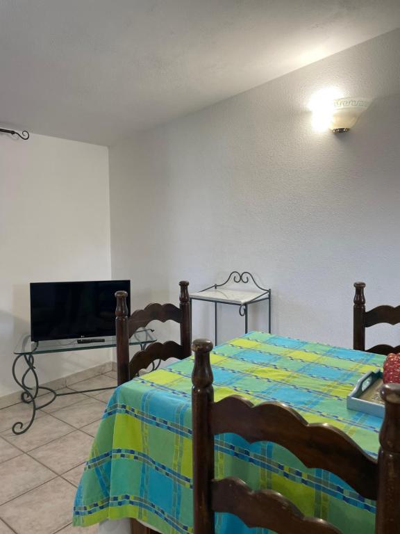 Łóżko lub łóżka w pokoju w obiekcie La casa di Tonia