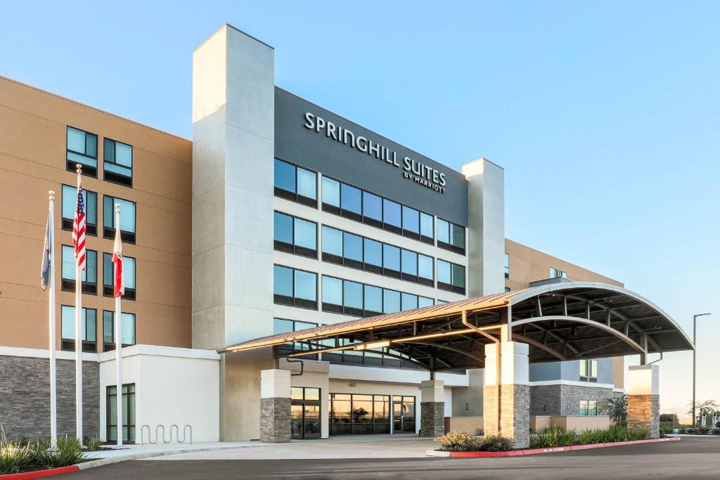 an external view of the spartan hospital building at SpringHill Suites by Marriott San Jose Fremont in Fremont