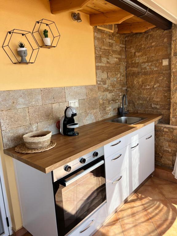 Fotografie z fotogalerie ubytování DoorMat# Wait 'N Sea, Jacuzzi, Luxury Stone House v destinaci Epanomi