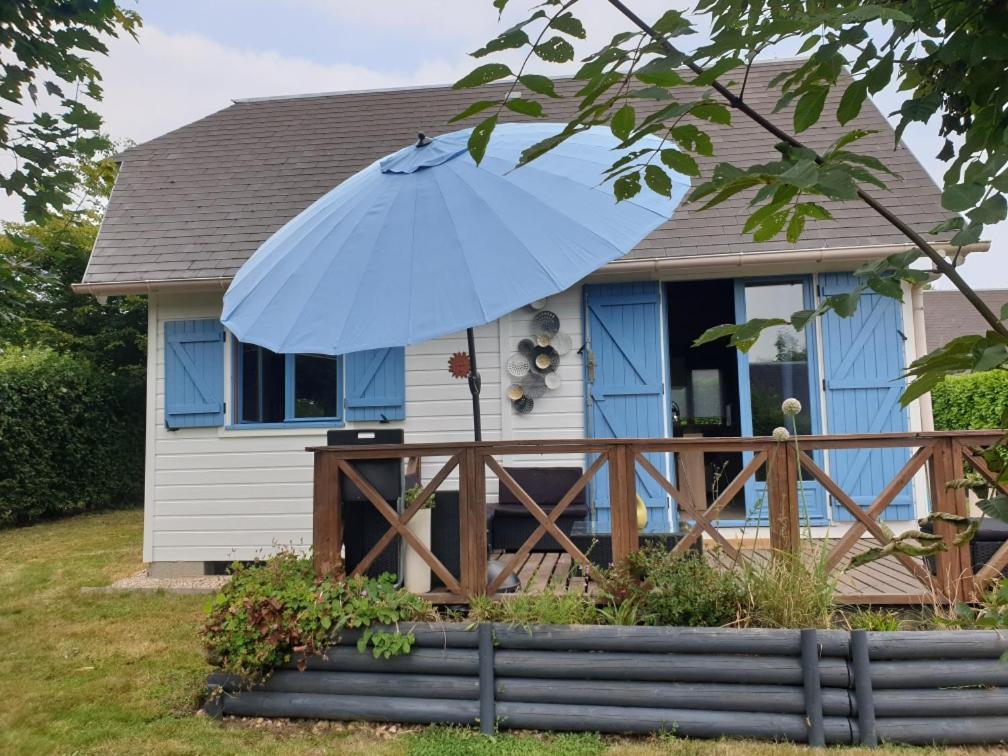 Vonkajšia záhrada v ubytovaní Gîte chalet bleu soleil