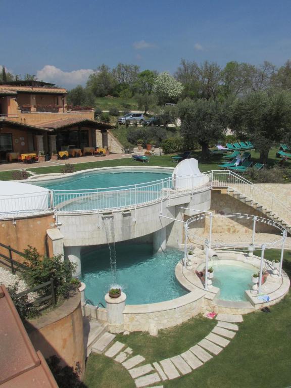 Basen w obiekcie Hotel Saturno Fonte Pura lub w pobliżu