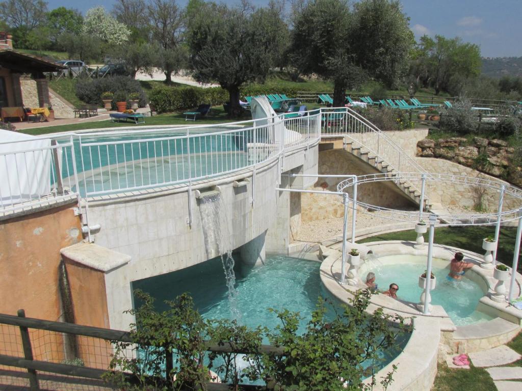 Basen w obiekcie Hotel Saturno Fonte Pura lub w pobliżu