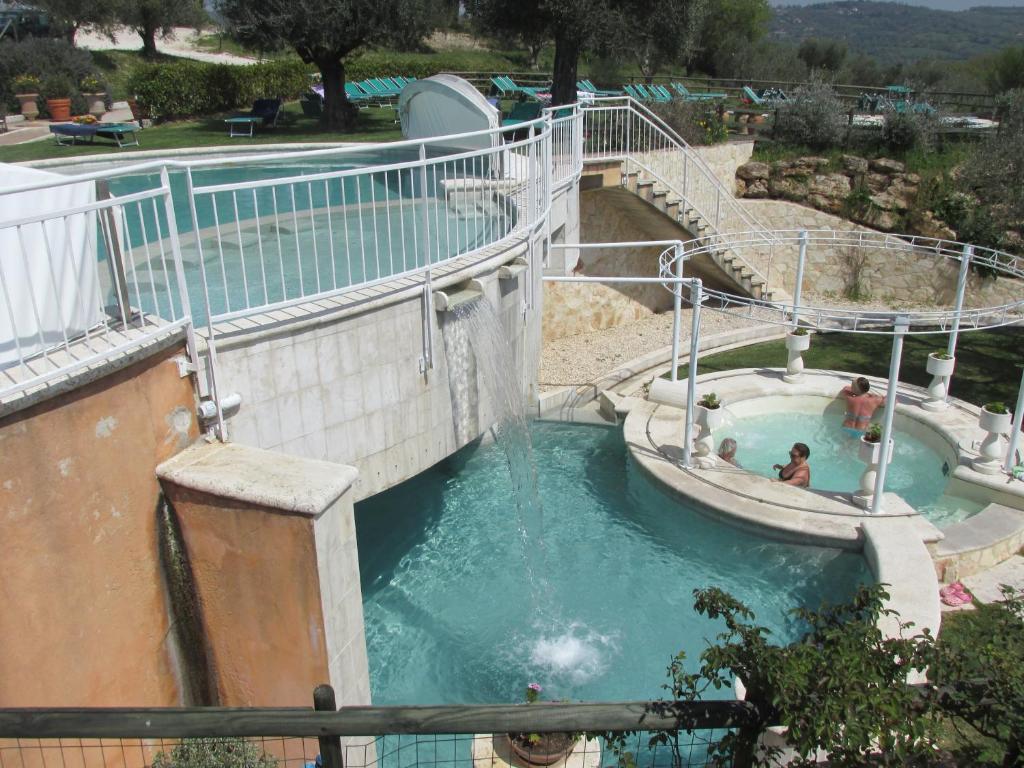 Basen w obiekcie Hotel Saturno Fonte Pura lub w pobliżu