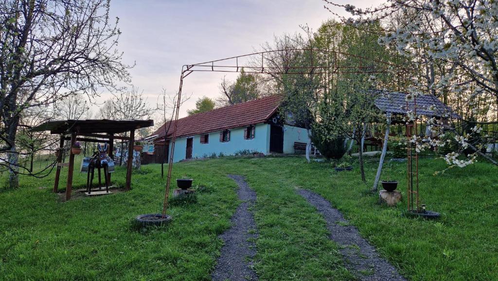 Zahrada ubytování La sălaşul fermecat în Cheile Carasului