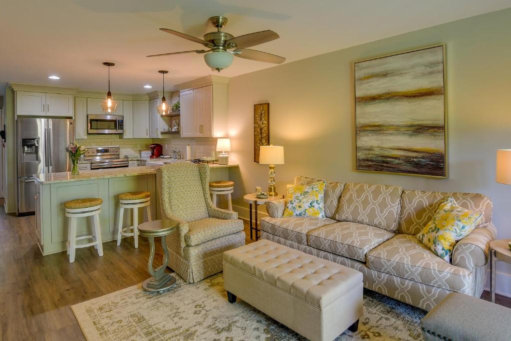 Keowee Key Condo Rental with Golf Course View!, Salem Updated 2024 Prices