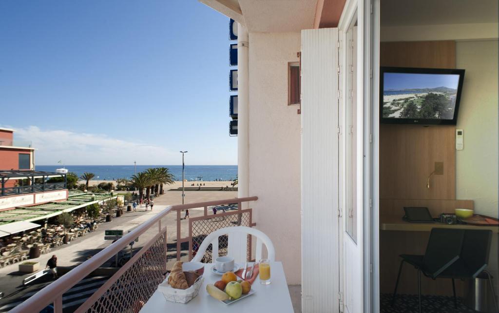 Nespecifikovaný výhled na moře nebo výhled na moře při pohledu z hotelu