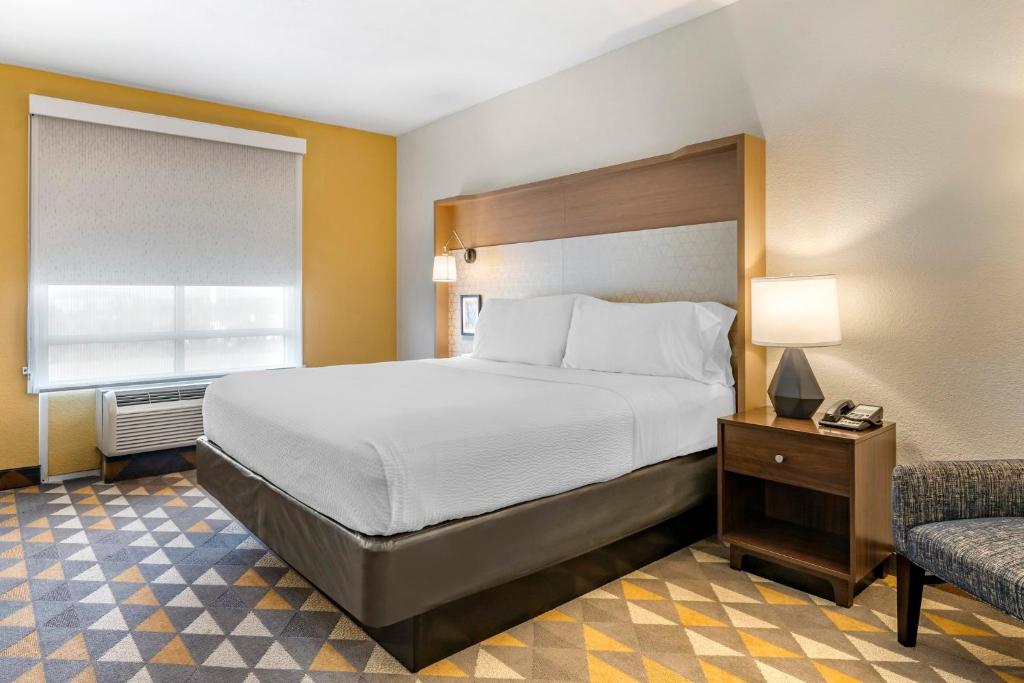 Holiday Inn Louisville Airport South, an IHG Hotel - 