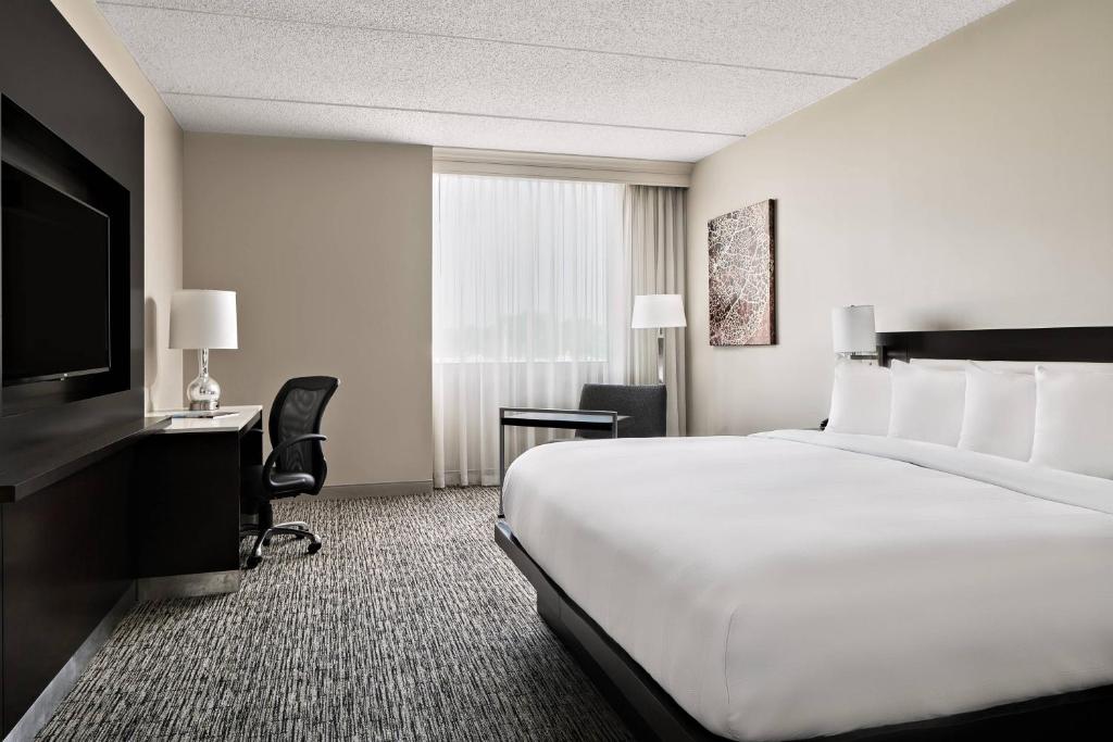 Cleveland Marriott East photo