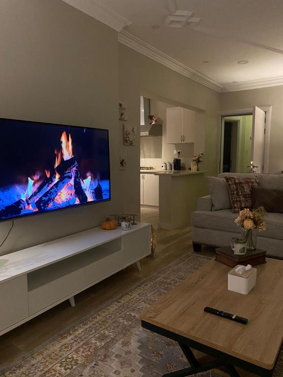 Et tv og/eller underholdning på شقة مفروشة خاصه بالخبر