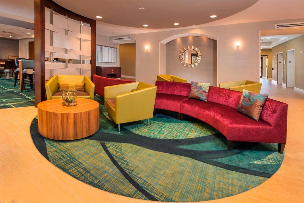 Et opholdsområde på SpringHill Suites by Marriott Gaithersburg